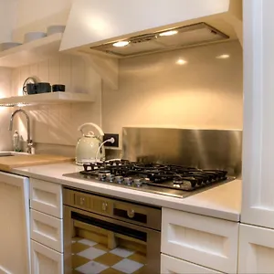 Apartment Lara 100m From Piazza Del Campo, Siena