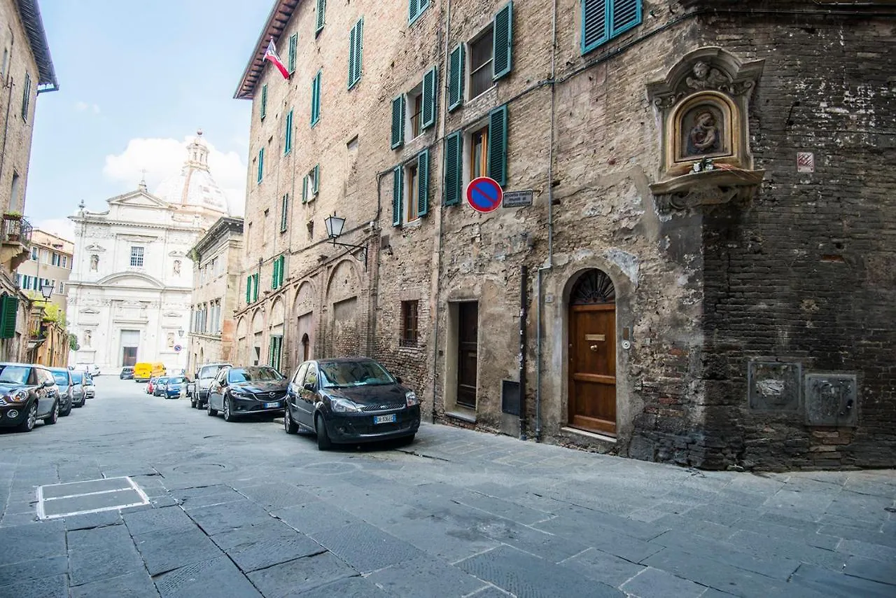 Apartment Ladyhouse Appartamento Tipico Con 4 Posti Letto Siena