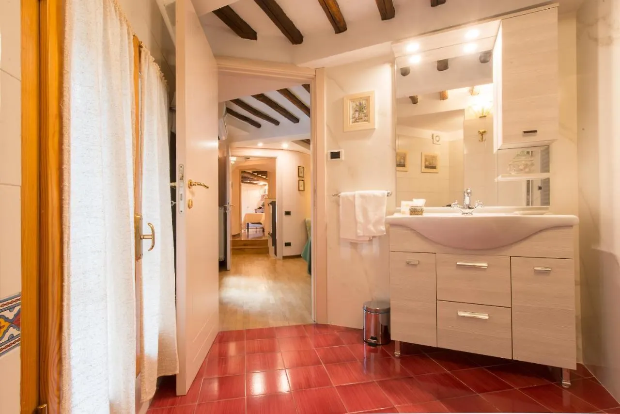 Apartment Ladyhouse Appartamento Tipico Con 4 Posti Letto Siena Italy
