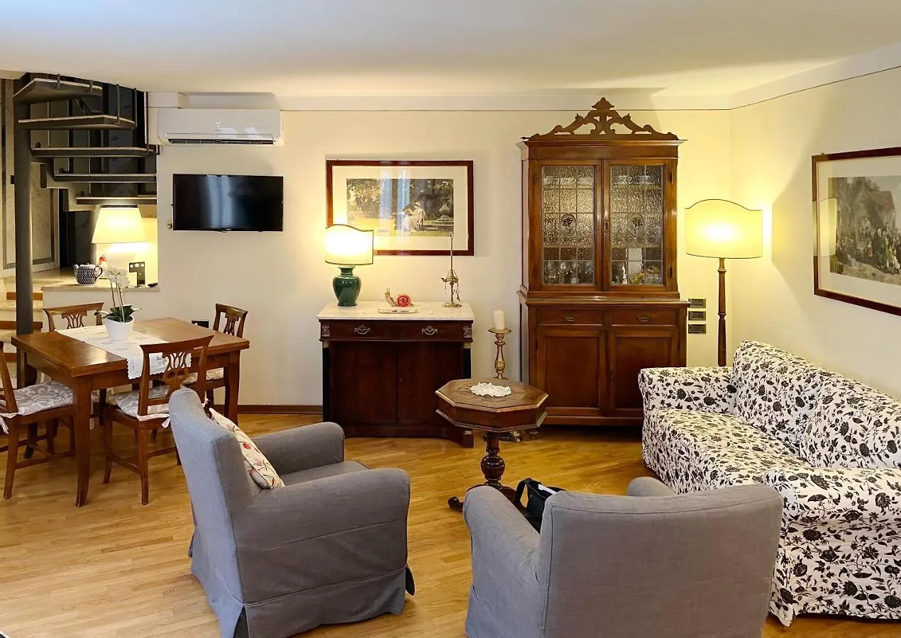 Ladyhouse Appartamento Tipico Con 4 Posti Letto contacts