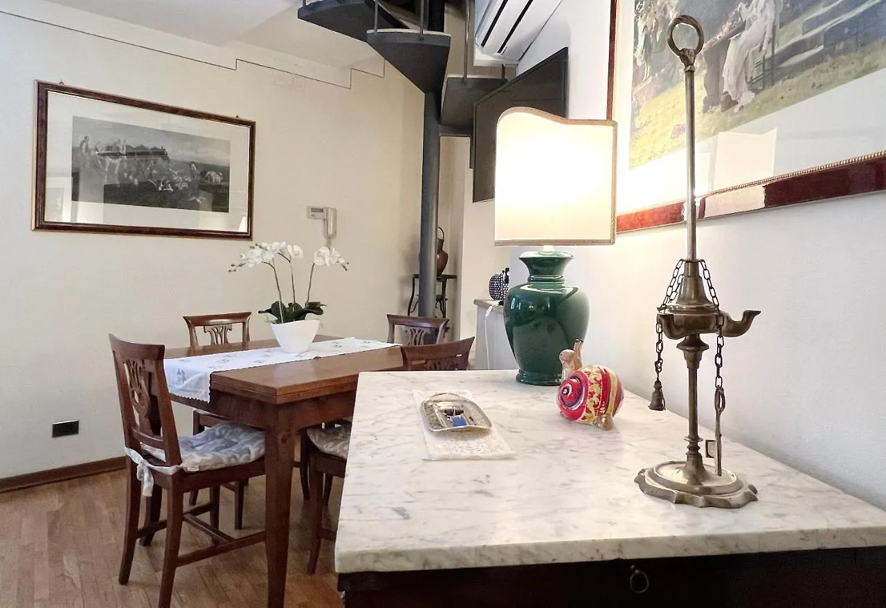 Ladyhouse Appartamento Tipico Con 4 Posti Letto Siena Apartment